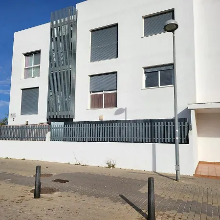 Coqueto Aparamento Con Garaje En Conil *